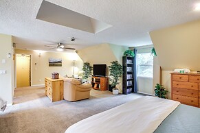 10 Mi to Silverwood: Secluded Getaway!