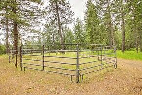 10 Mi to Silverwood: Secluded Getaway!