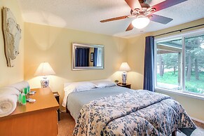 10 Mi to Silverwood: Secluded Getaway!