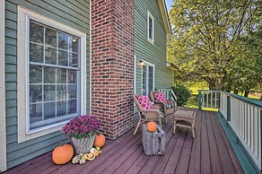 Lovettsville Cottage in Heart of Wine Country