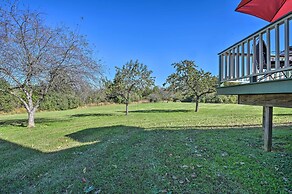 Lovettsville Cottage in Heart of Wine Country