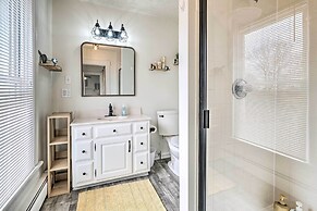 Lush, Modern Farmhouse w/ Mtn Views & Sunroom