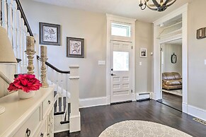 Lush, Modern Farmhouse w/ Mtn Views & Sunroom