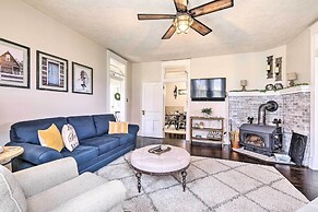 Lush, Modern Farmhouse w/ Mtn Views & Sunroom