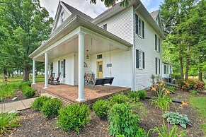 Lush, Modern Farmhouse w/ Mtn Views & Sunroom