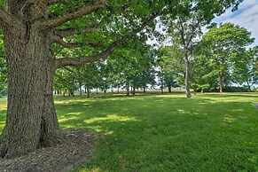 Lush, Modern Farmhouse w/ Mtn Views & Sunroom