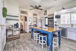Lush, Modern Farmhouse w/ Mtn Views & Sunroom