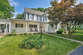 Lush, Modern Farmhouse w/ Mtn Views & Sunroom