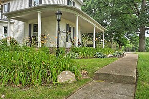 Lush, Modern Farmhouse w/ Mtn Views & Sunroom