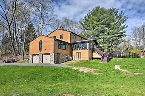 Lovely Highland Home w/ Pool & Hot Tub!