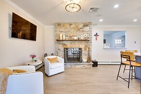 Lovely Highland Home w/ Pool & Hot Tub!