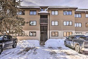 Inviting Mountain Condo w/ Balcony in Vail Valley!
