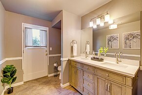 Mount Vernon Home w/ Private Hot Tub