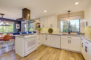 Mount Vernon Home w/ Private Hot Tub