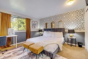 Mount Vernon Home w/ Private Hot Tub