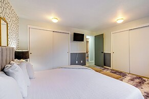 Mount Vernon Home w/ Private Hot Tub