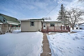 Pet-friendly Retreat ~ 1 Mi to St Louis River!