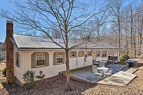 Pet-friendly Saluda Home w/ Mountain Views!