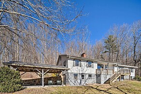 Pet-friendly Saluda Home w/ Mountain Views!