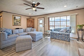 Pet-friendly Saluda Home w/ Mountain Views!