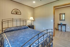 Pet-friendly Saluda Home w/ Mountain Views!