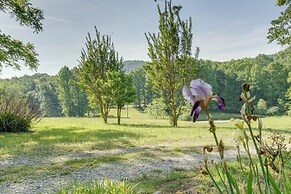 Pet-friendly Saluda Home w/ Mountain Views!