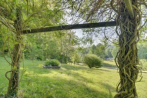 Pet-friendly Saluda Home w/ Mountain Views!