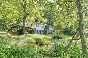 Pet-friendly Saluda Home w/ Mountain Views!