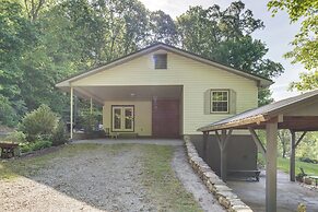 Pet-friendly Saluda Home w/ Mountain Views!