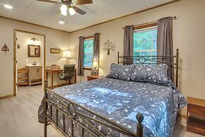 Pet-friendly Saluda Home w/ Mountain Views!