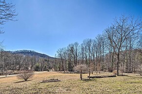 Pet-friendly Saluda Home w/ Mountain Views!