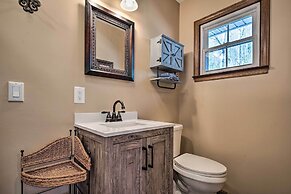 Pet-friendly Saluda Home w/ Mountain Views!