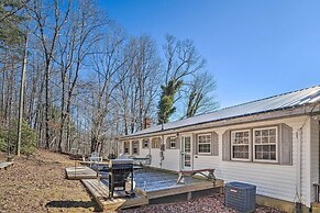 Pet-friendly Saluda Home w/ Mountain Views!