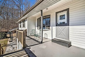 Pet-friendly Saluda Home w/ Mountain Views!