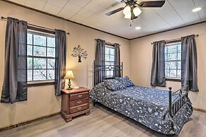 Pet-friendly Saluda Home w/ Mountain Views!