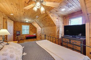 Pet-friendly Bryson City Cabin w/ Fire Pit + Deck!