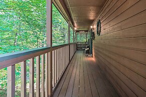 Picturesque Pigeon Forge Cabin w/ Mountain Views