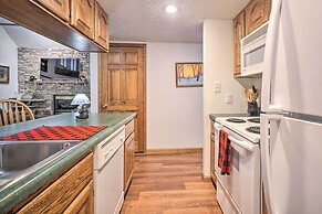 Picturesque Pigeon Forge Cabin w/ Mountain Views