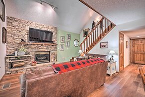 Picturesque Pigeon Forge Cabin w/ Mountain Views