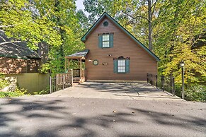 Picturesque Pigeon Forge Cabin w/ Mountain Views