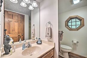 Picturesque Pigeon Forge Cabin w/ Mountain Views