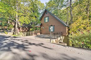 Picturesque Pigeon Forge Cabin w/ Mountain Views