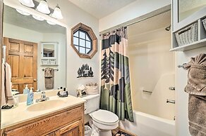 Picturesque Pigeon Forge Cabin w/ Mountain Views