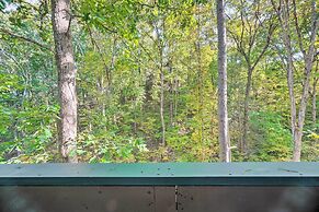 Picturesque Pigeon Forge Cabin w/ Mountain Views