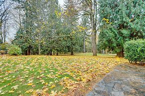 Group Getaway - Sprawling Snohomish Home!