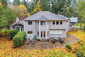 Group Getaway - Sprawling Snohomish Home!