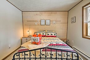 Tobyhanna Cabin w/ Deck, Community Pool & Golf!