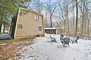 Tobyhanna Cabin w/ Deck, Community Pool & Golf!