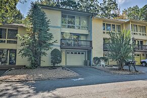 Lakefront Townhome w/ View in Hot Springs Village!