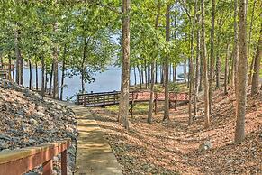 Lakefront Townhome w/ View in Hot Springs Village!